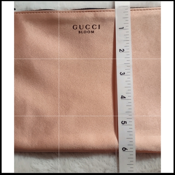 🆕 Gucci Beauty Bag repurposed to Crossbody - Picture 12 of 12